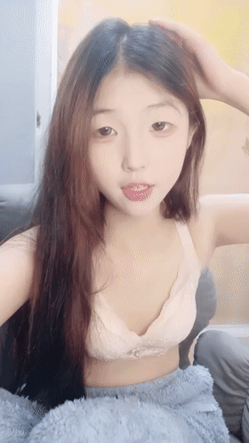 ⚫️超级萌的学生妹!【04年的妹妹】热门裸舞,超级性感!